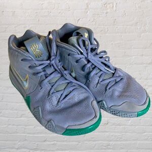 NIKE Kyrie City of Guardians cool gray size 4Y